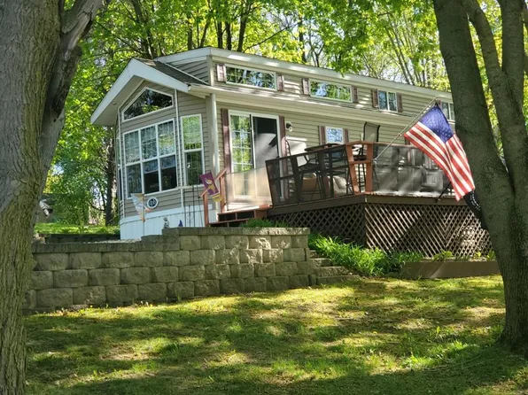 490 Skyline Drive, Edgerton, WI 53534