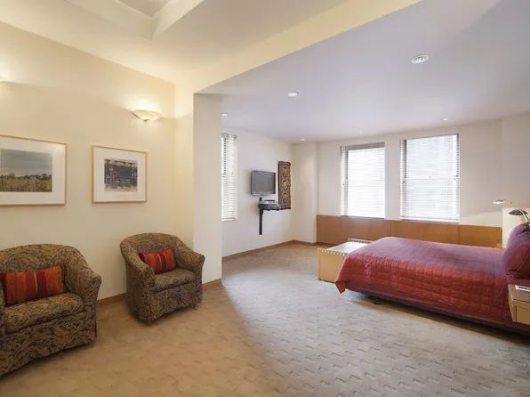 111 East 56th Street 1400 image 3 of 4