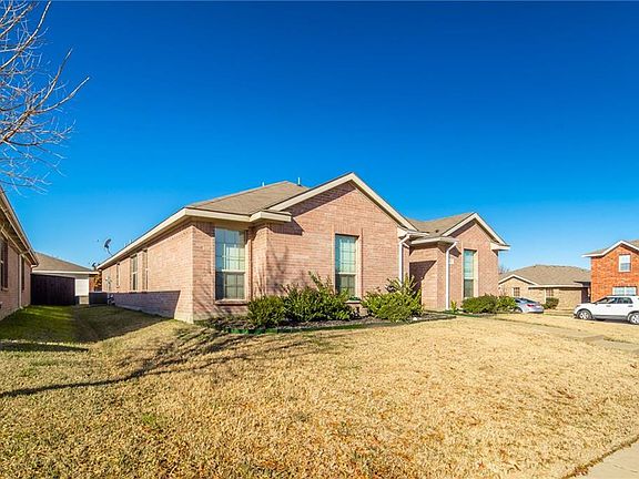 2nd image of 801 Canyon Pl