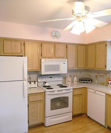 2nd image of 9750 Pecan Tree Dr APT B