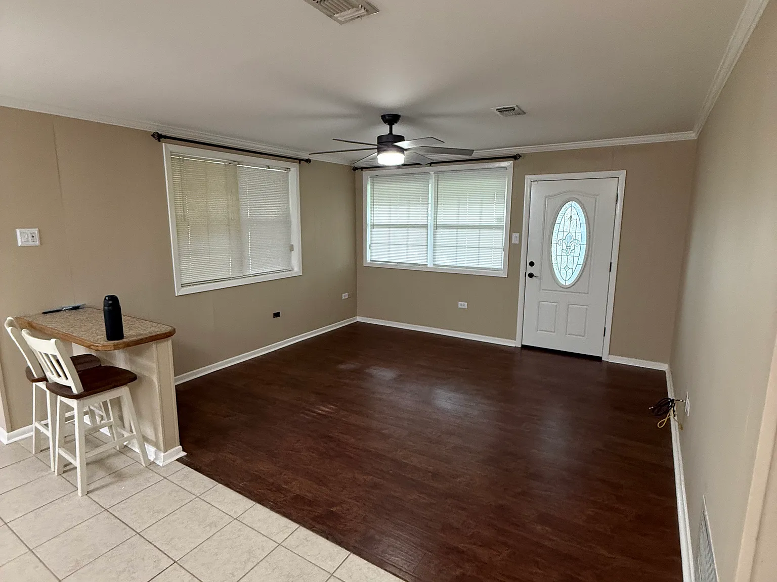 3 bed, 1252 sqft, $1,400 — Photo 2