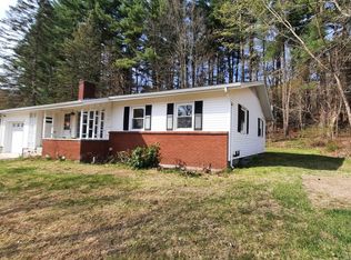 172 Sabin St, Putnam, CT 06260