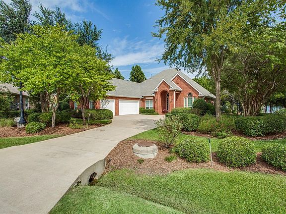 4th image of 631 Comanche Cir