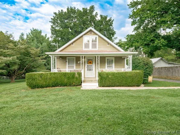 204 N Washington Boulevard, Salem, IN 47167