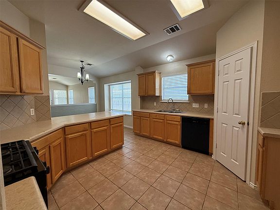 5th image of 3403 Rod Carew Dr