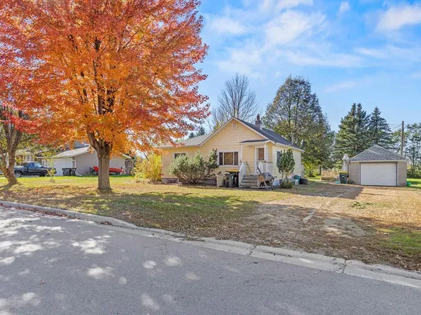 303 Lorrain St, Milroy, MN 56263