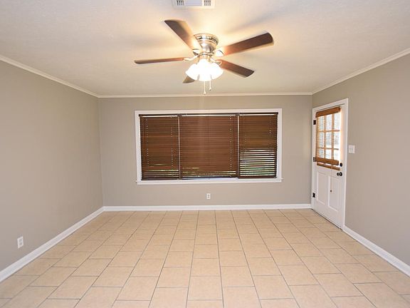 3rd image of 3215 Louisiana Ave