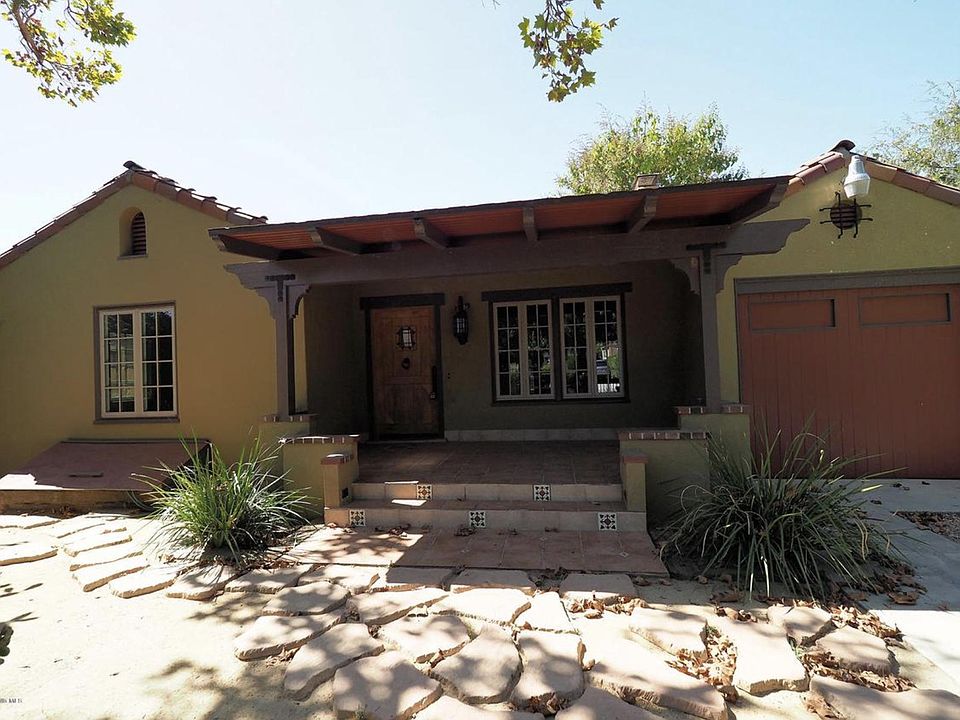 1st image of 305 S Grand Oaks Ave