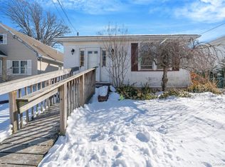 21 Park Avenue, Malverne, NY 11565