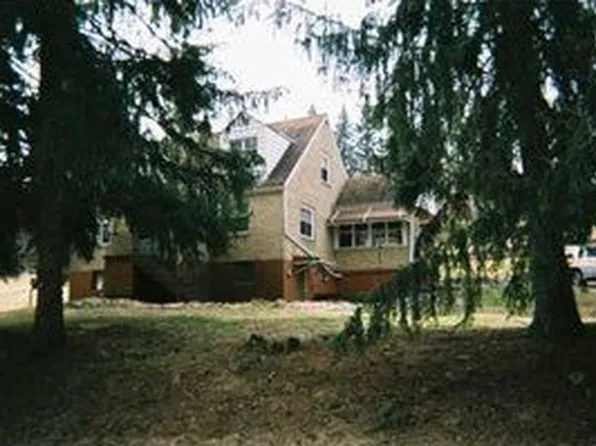 587 Bucktown Rd, Irwin, PA 15642