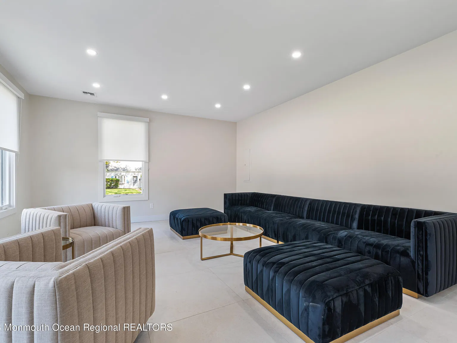 8 bed, 3755 sqft, $7,060 — Photo 4
