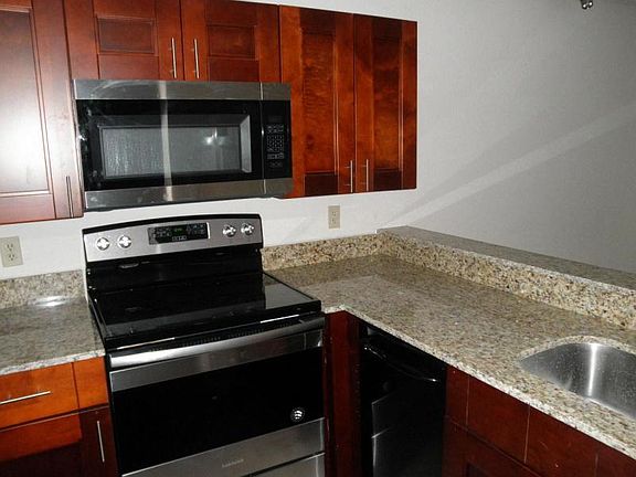 3rd image of 1151 The Pointe Dr