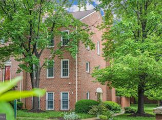2 S Manchester St, Arlington, VA 22204