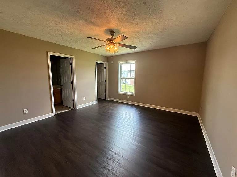 243 Moss View St — Photo 6