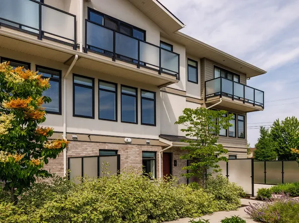 1102 Cameron Ave #3, Kelowna, BC V1Y 0B2