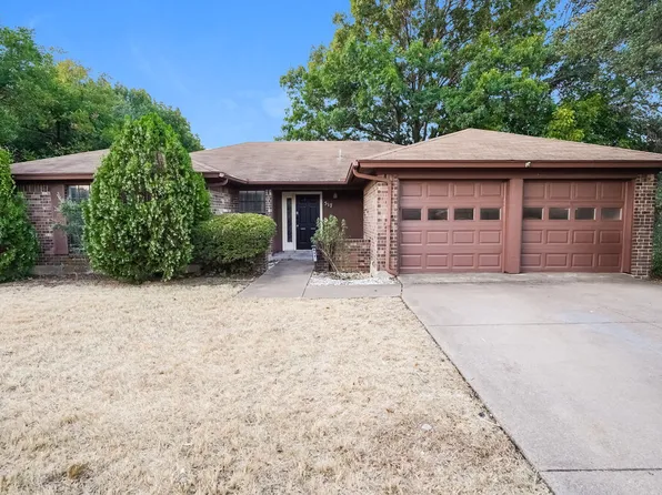 517 Daniels Dr, Crowley, TX 76036