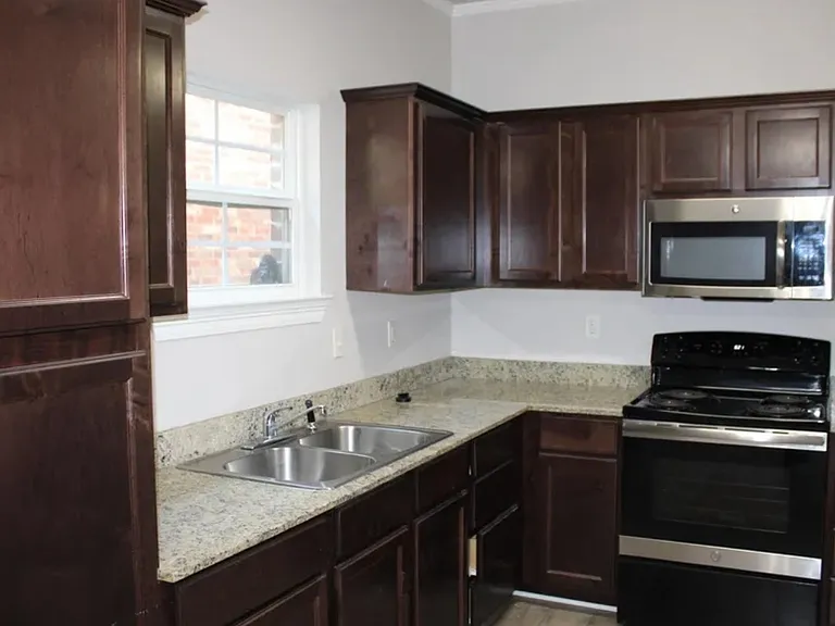 5336 Peerless St — Photo 4