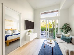 1075 Tillicum Rd #201, Esquimalt, BC V9A 2A4