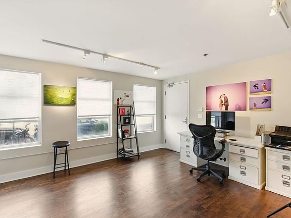 5th image of 1000 Pennsylvania Ave APT 7