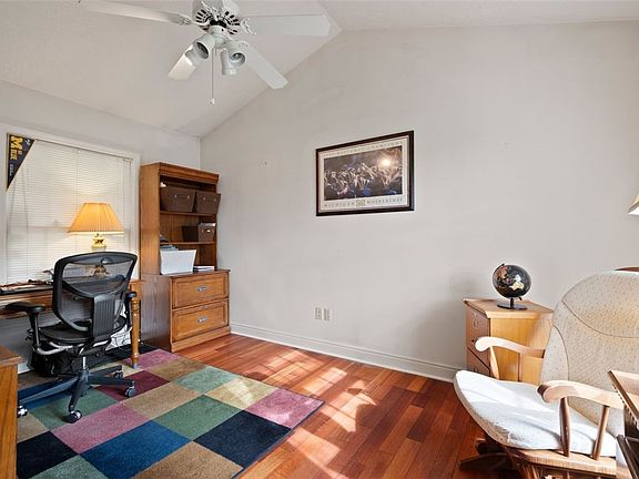 5th image of 2518 Forest Brook Dr