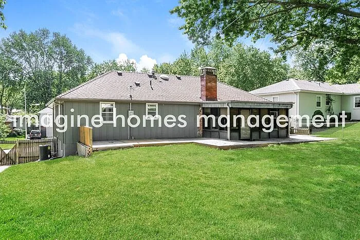 8916 N Grand Ave — Photo 14