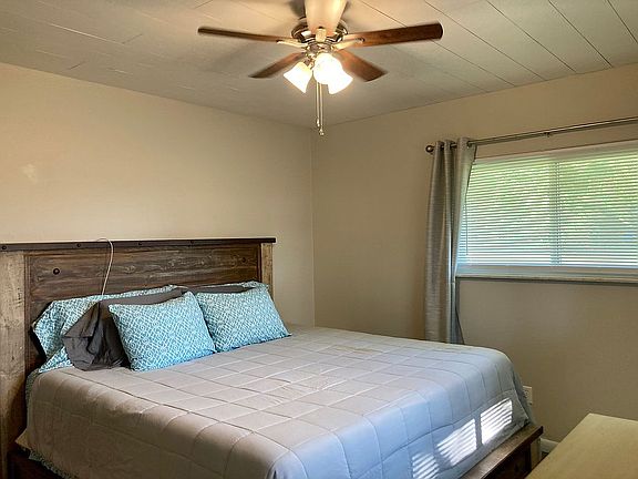5th image of 3075 Karen Dr