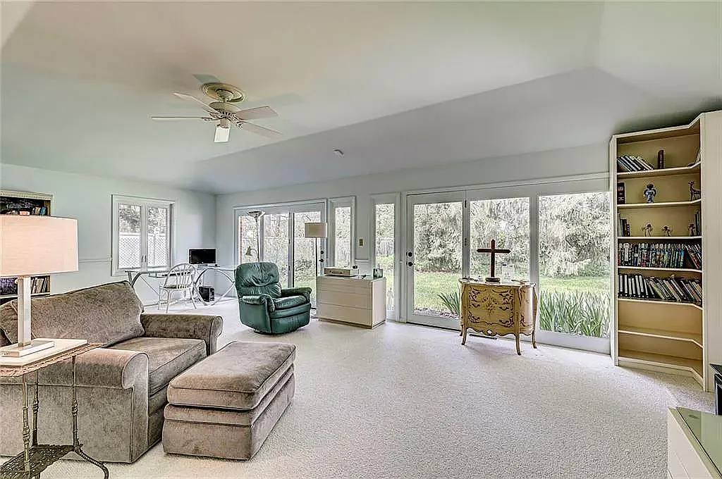 3 bed, 3.5 bath, 5000 sqft, $2,900 — Photo 3