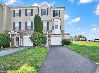 135 Bruaw Dr, York, PA 17406