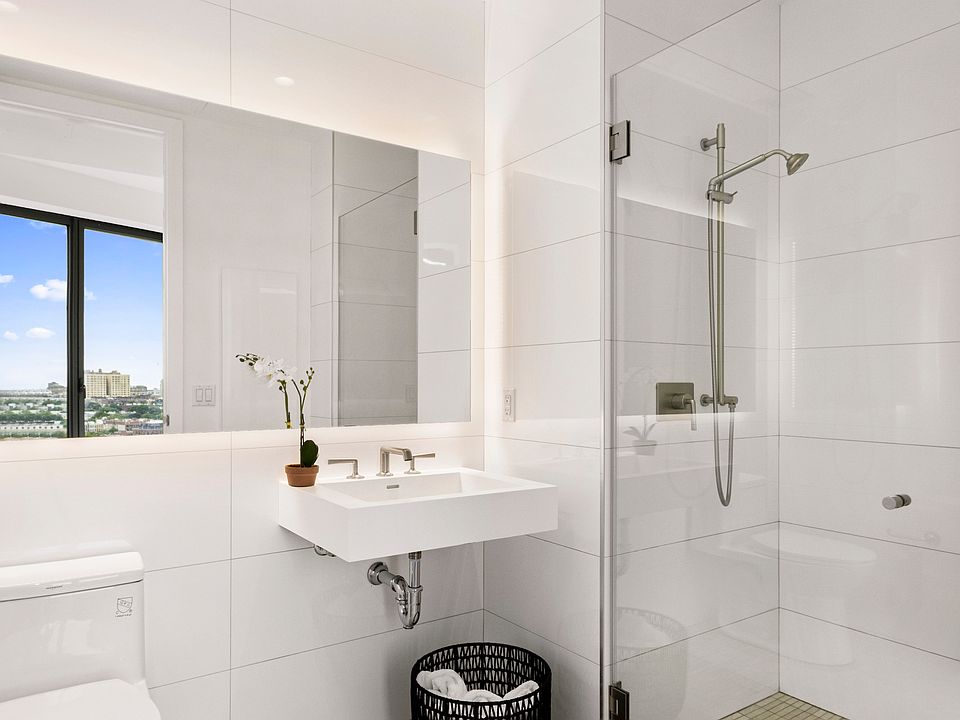 1st image of 545 Vanderbilt Ave APT 14I