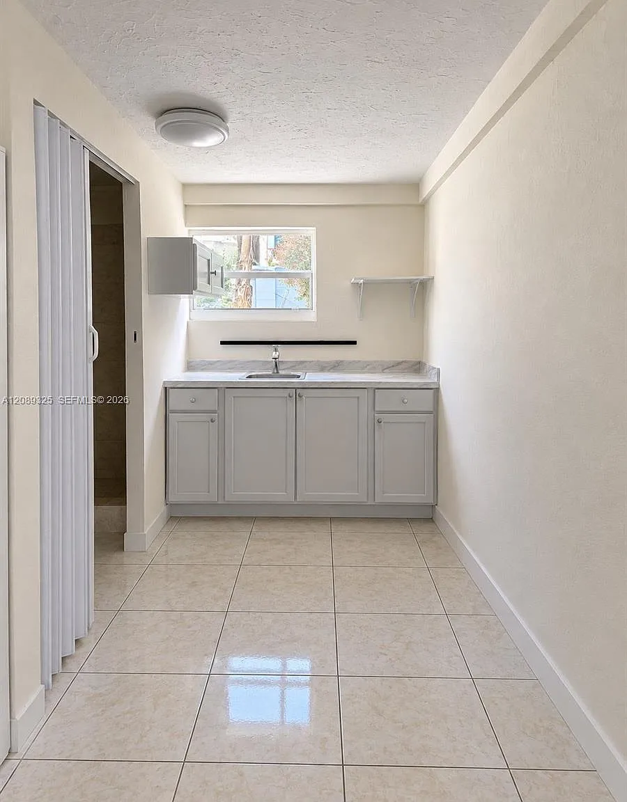 Studio, 1.0 bath, $1,350 — Photo 2