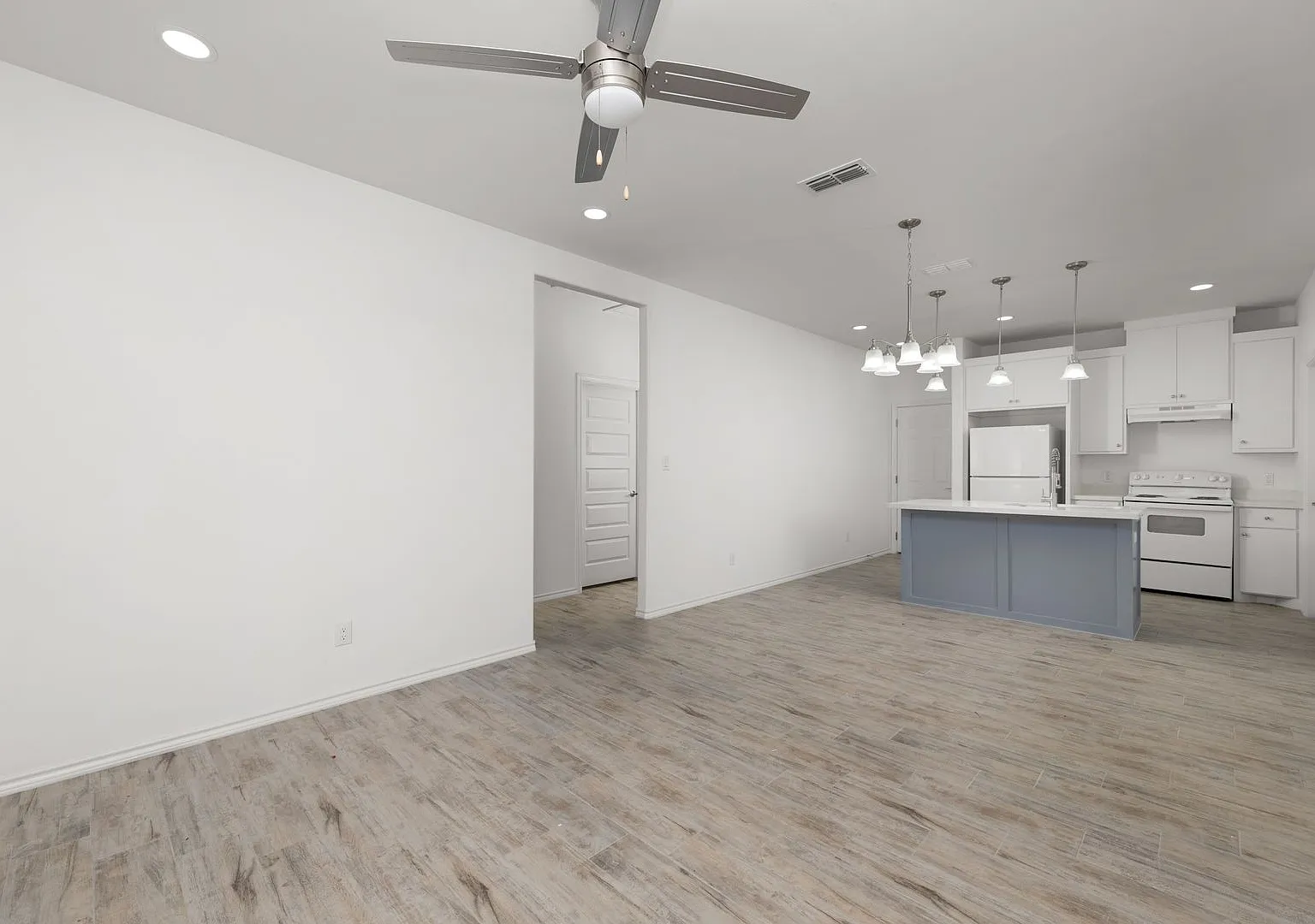 2712 Rosa Dr.- New 4bd/2bth Home In la Feria For Lease — Photo 2