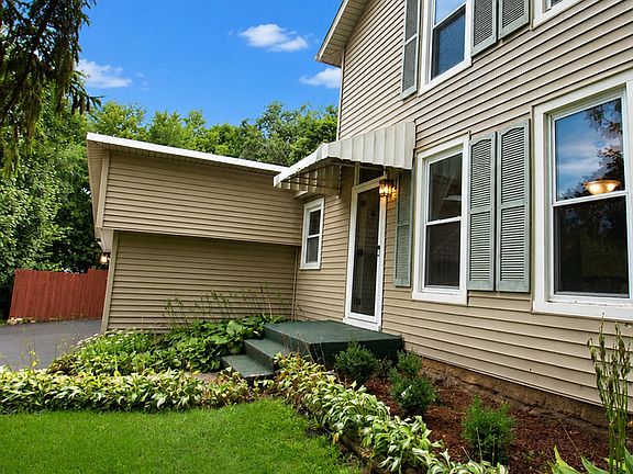 4th image of 810 Hemlock Ave