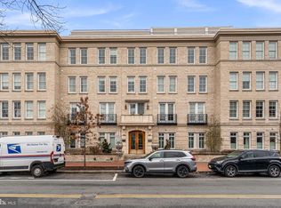 300 8th St NE #102, Washington, DC 20002