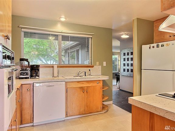 5th image of 2737 N Winnifred St