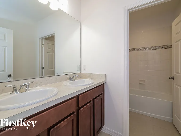 845 Avenal Ln — Photo 13