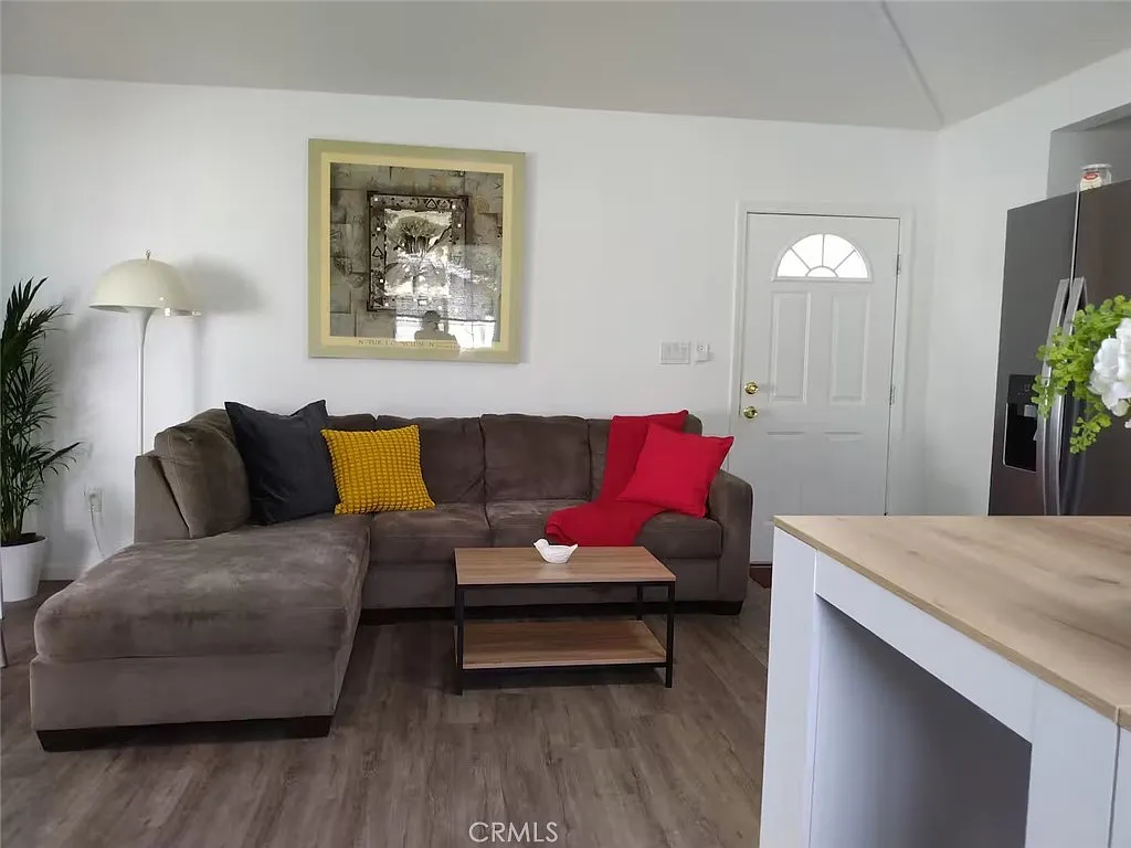 1 bed, 800 sqft, $2,750 — Photo 2