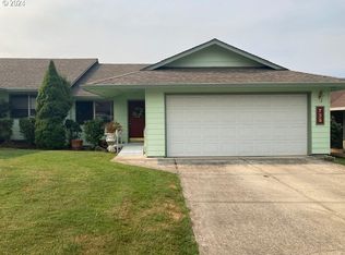 735 Benjamin Ave, Cottage Grove, OR 97424