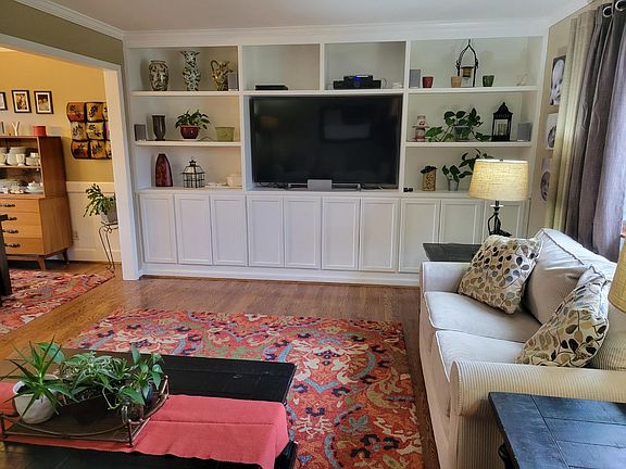 4th image of 8373 Ashhollow Dr