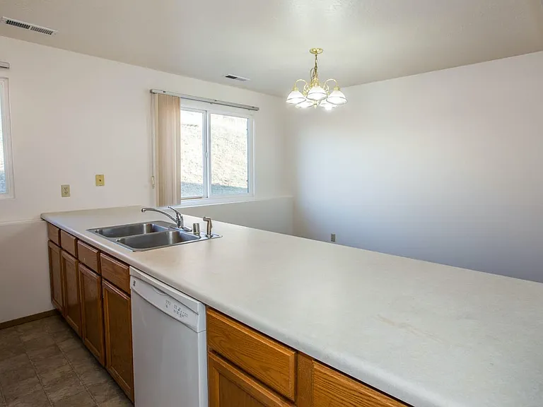 105 Pullman Ct — Photo 7