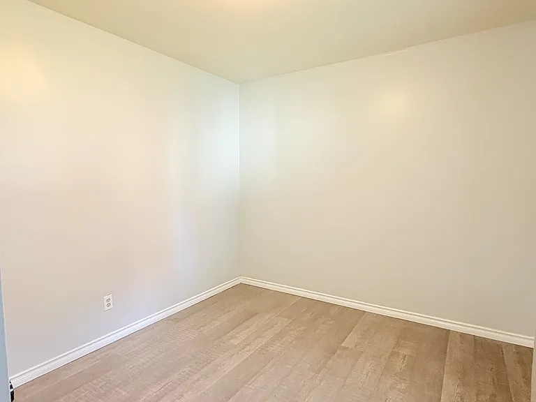 1253 Goyeau St — Photo 14