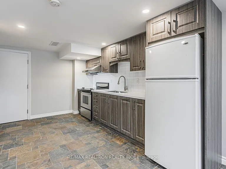 72 B Dunning Ave — Photo 6