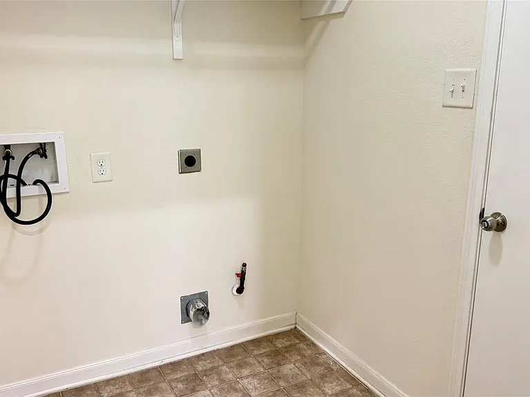 22414 Auburn Valley Ln — Photo 36