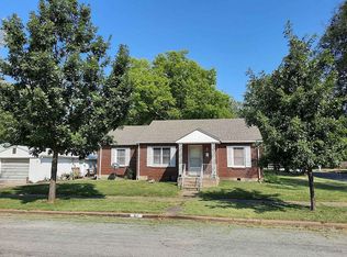 301 N 14th St, Fredonia, KS 66736