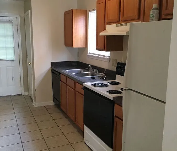 2824 Ryan Cir — Photo 3