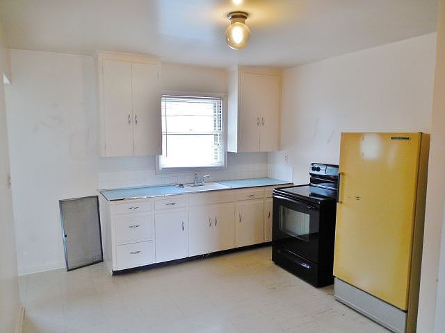 2nd image of 1230 Avenue C APT 3