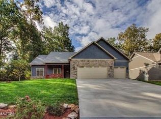 160 Oohleeno Way, Loudon, TN 37774