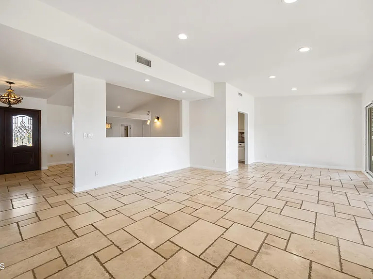 9350 Crystal View Dr — Photo 10