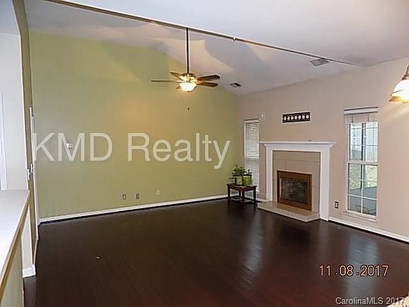 4th image of 2210 Brook Crossing Ct