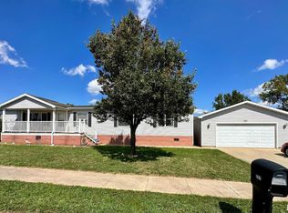 202 Orchard Cv, Jacksonville, IL 62650