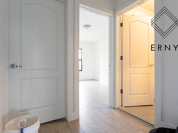 4th image of 955 Lafayette Ave #2G